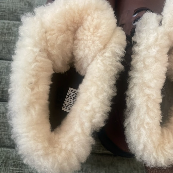 Men’s Uggs Winter Boots - Picture 7 of 9